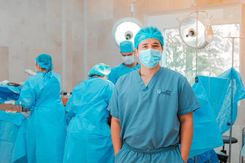 ¿Cuánto vale una liposucción en Colombia? la explantación mamaria un procedimiento seguro